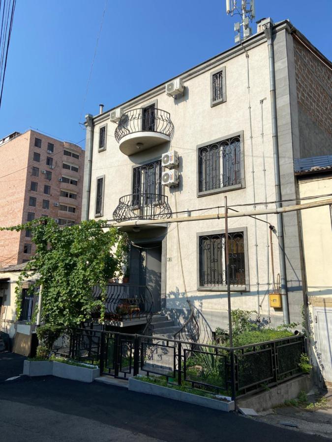 Elross Yerevan Exterior foto