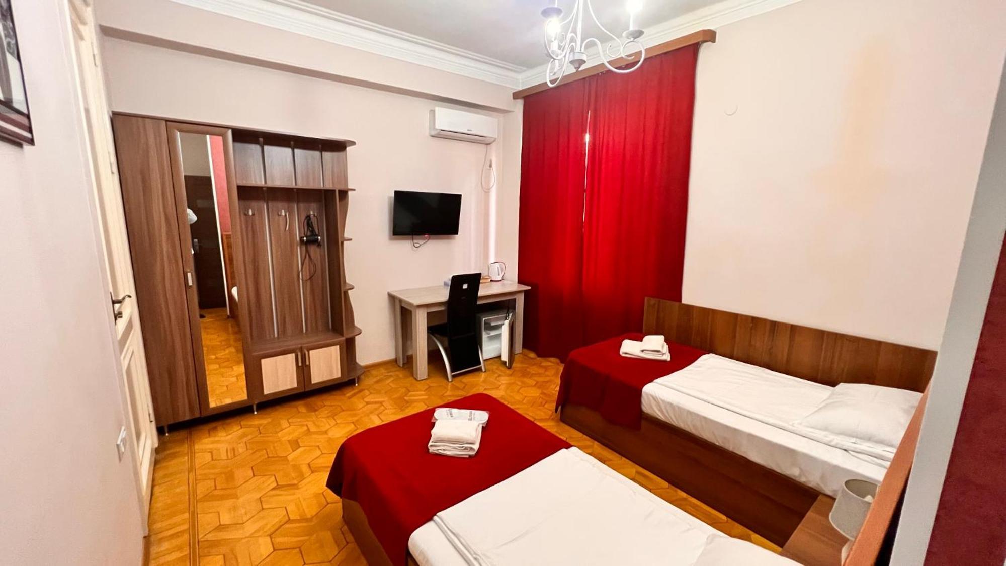 Elross Yerevan Exterior foto
