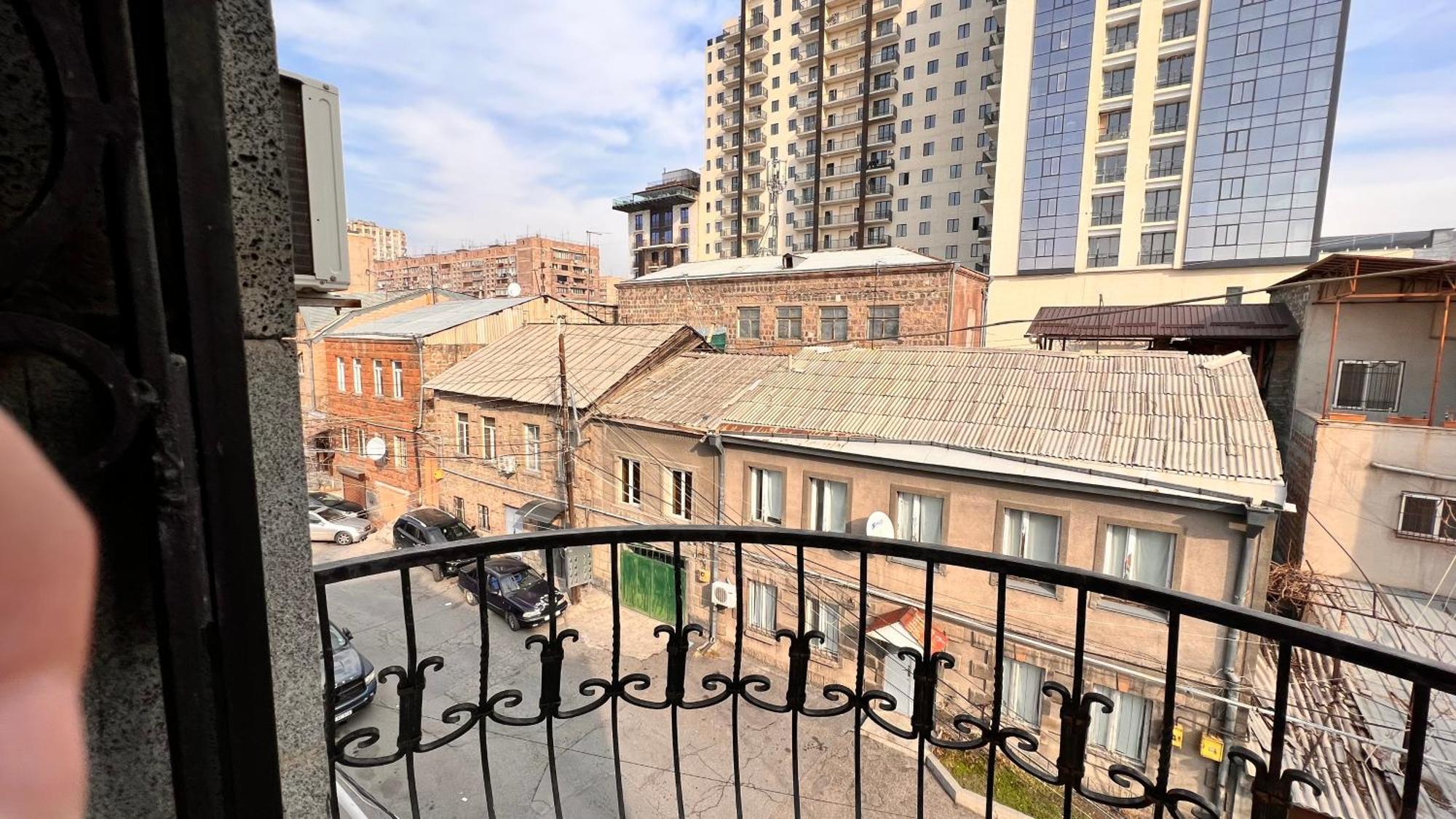 Elross Yerevan Exterior foto