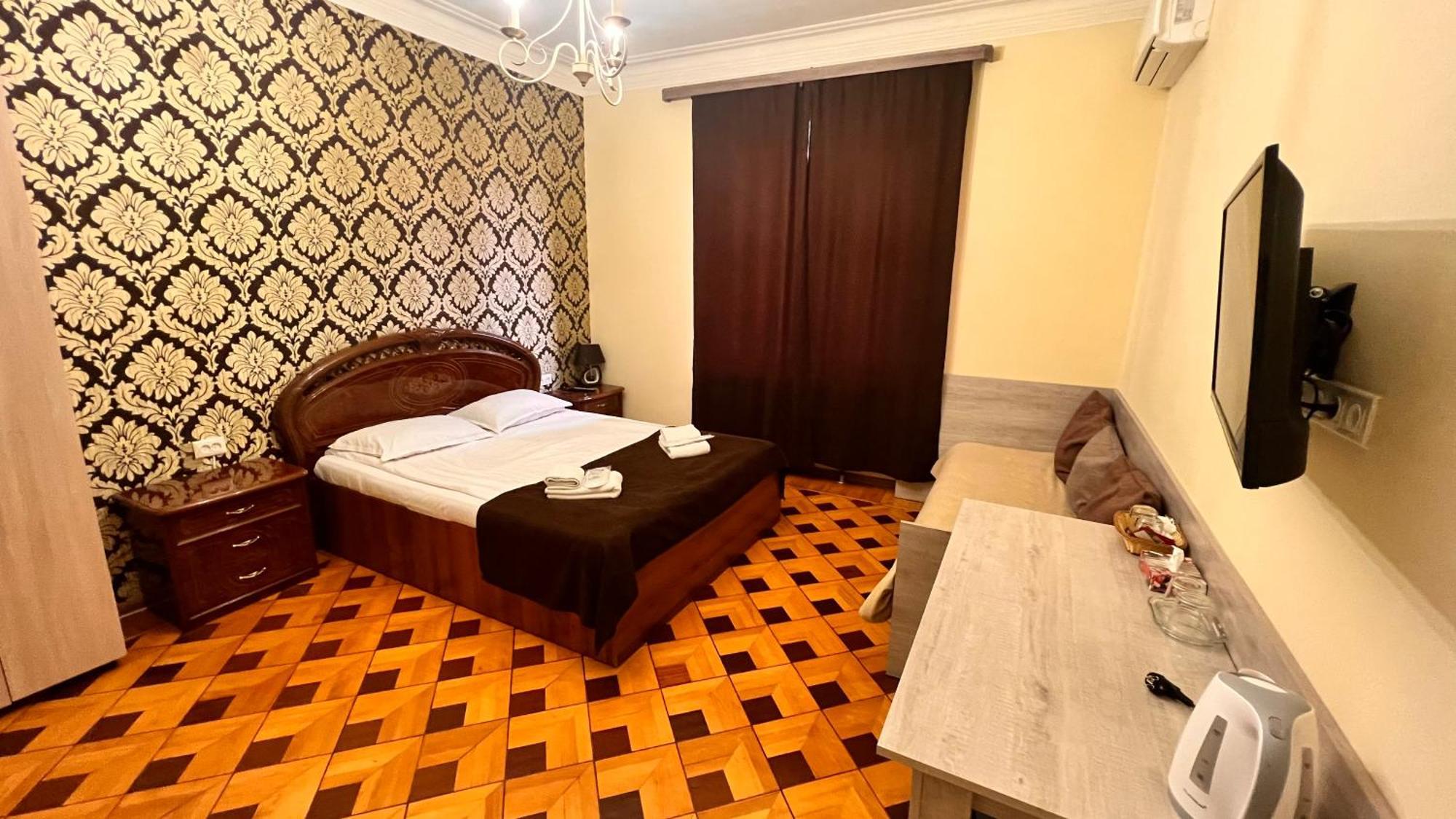 Elross Yerevan Exterior foto