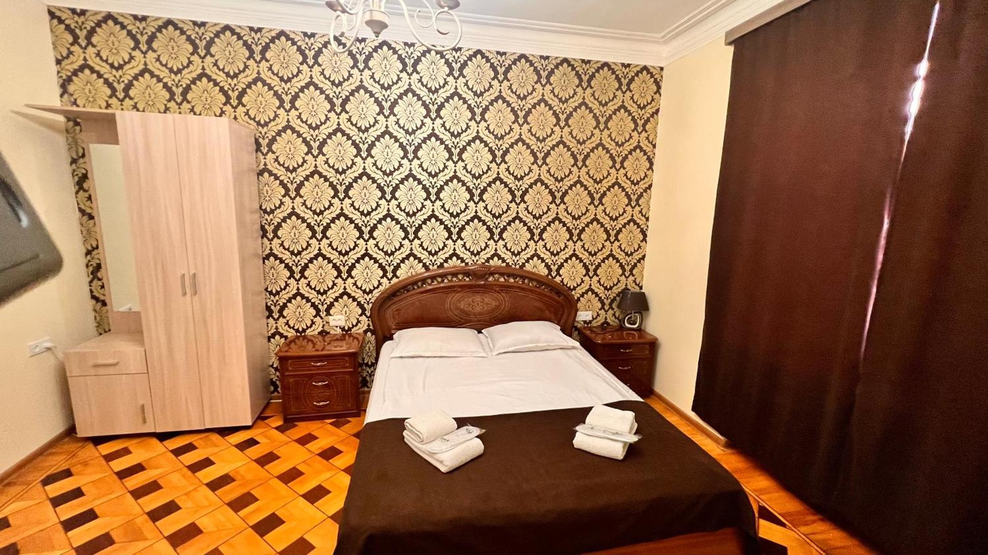 Elross Yerevan Exterior foto