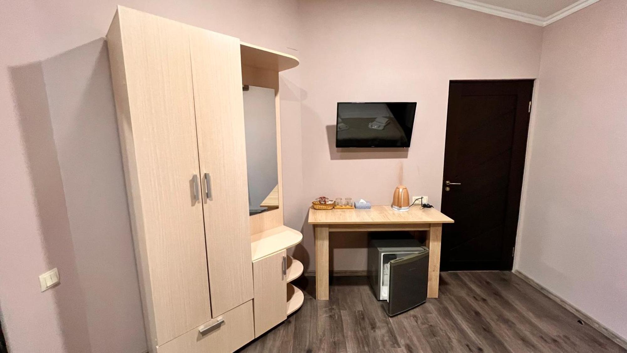 Elross Yerevan Exterior foto